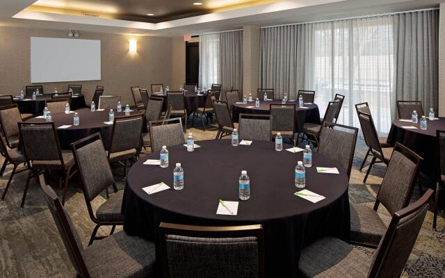 Courtyard by Marriott Richmond Airport