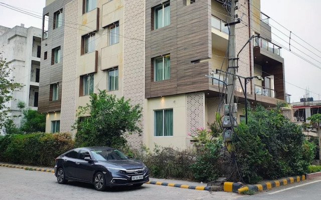 Hotel ELite Millennium City Gurgaon
