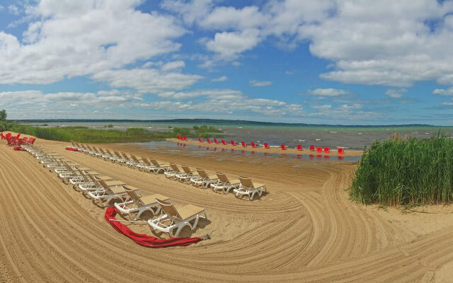 Cherry Tree Inn & Suites