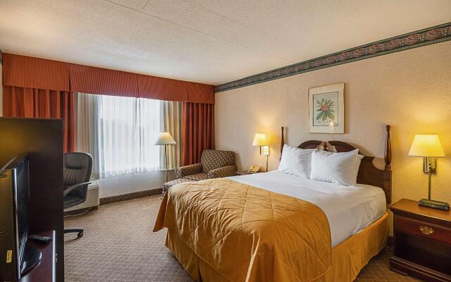 Clarion Inn Fairmont