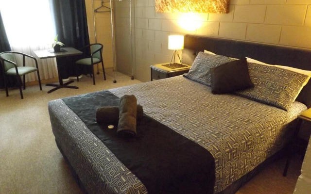 Sunbird Motel