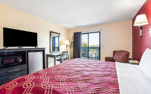 Econo Lodge Waynesville