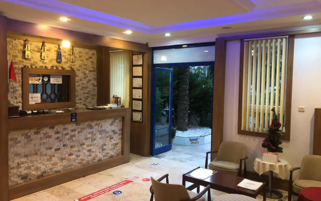 Hotel Lunay