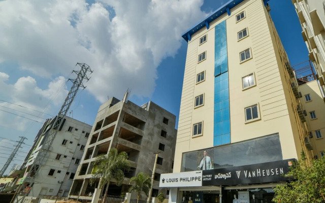 OYO 23589 Crown Palace