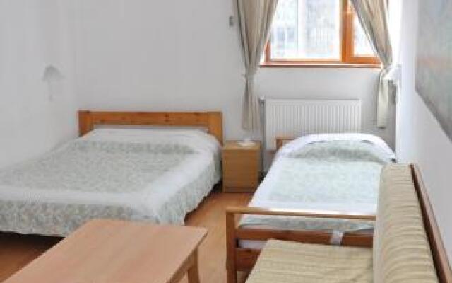 Parev Doon Guest House