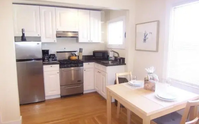 AMSI Russian Hill (AMSI-SF.RHML074A)