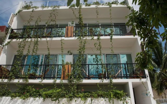 Oceanview Luxury Suite Steps from Quinta Avenida Balcony Infinity pool HMoon