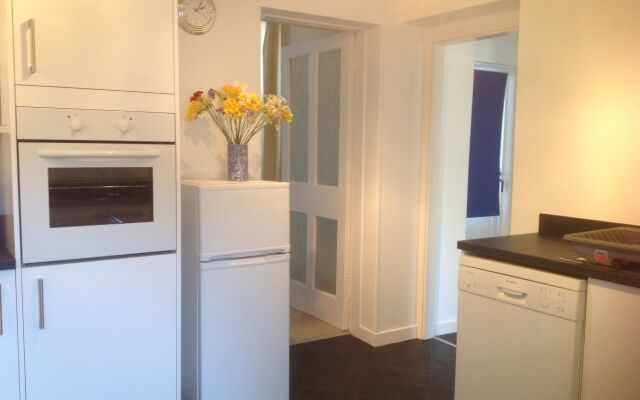 Auld Manse Guest House & Apartment
