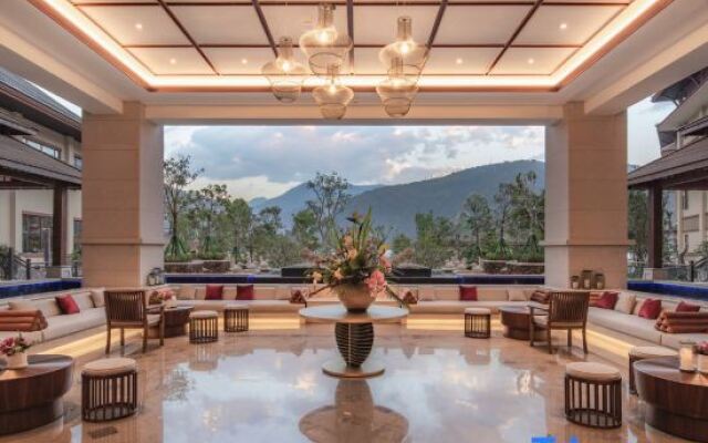 Howard Johnson The Bund Hotel Gasa