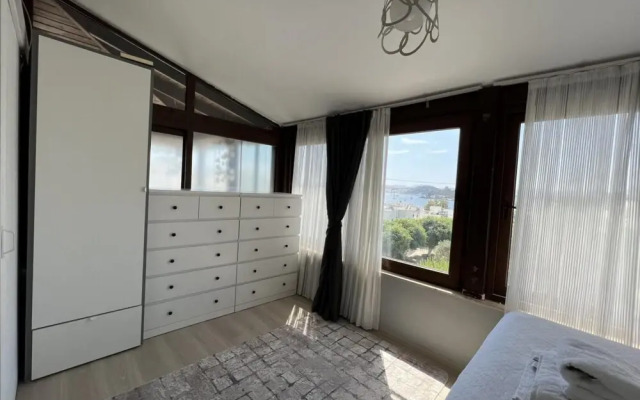 House Close to Beach With a Sea View in Bodrum