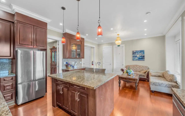 Oakridge Home