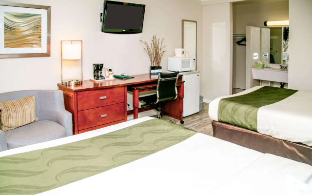 Quality Inn & Suites Thousand Oaks - US101