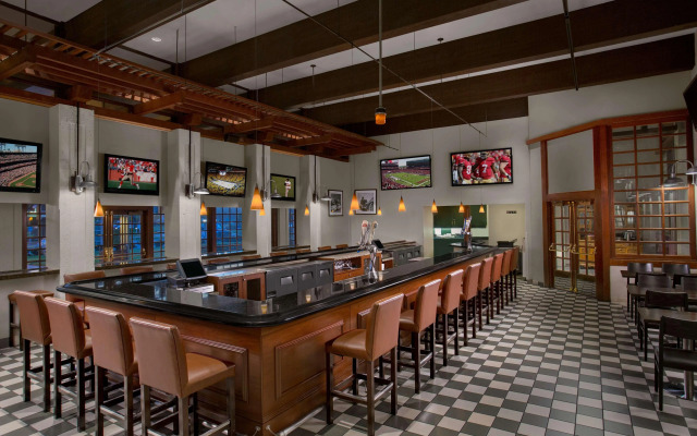 Hilton Oakland Airport Hotel