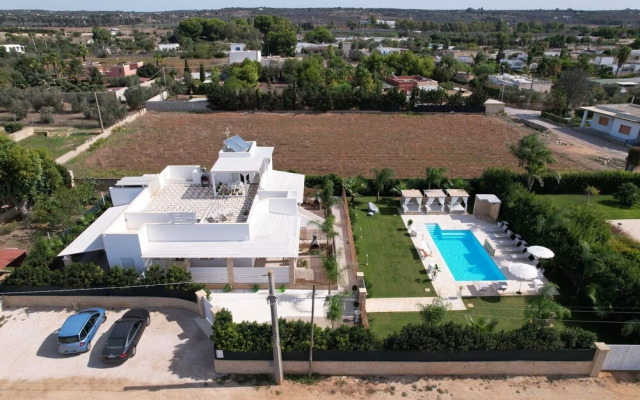 Bilocale con piscina a 500 m dal mare