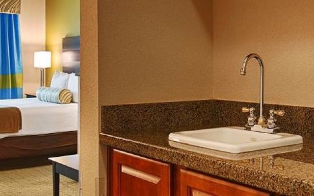 Holiday Inn Express Hotel & Suites Waco South (ex.holiday Inn Express Hotel & Suites Woodway)