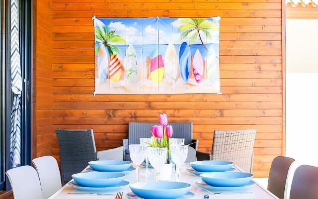 Chalet deluxe con piscina privada barbacoa y AC