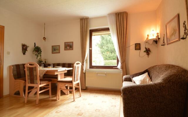 Spacious Apartment In Deudesfeld With Garden