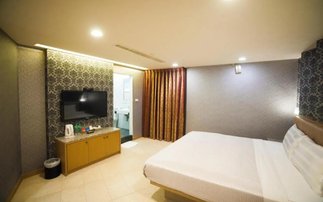 Love Hotel
