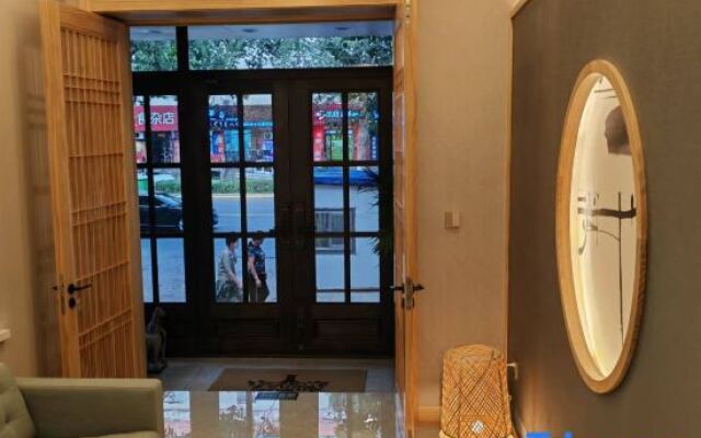 Tonghe Jian'ai Light Luxury Hotel