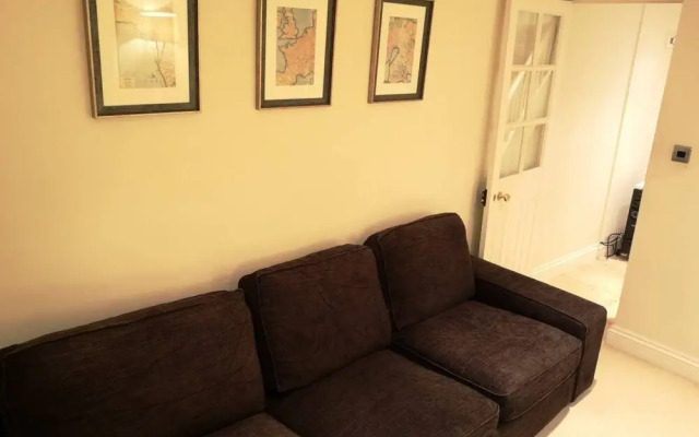 Townhouse in Clifton Village - R&R Guesthouse 3