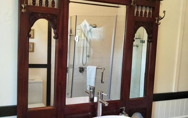 Corner Manor Leura