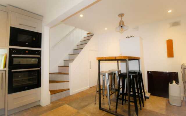 Terraced Kemptown House With a Balcony by the sea