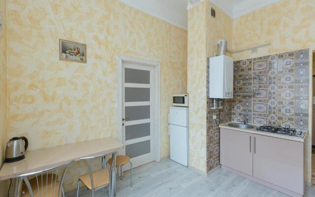 Apartament on Danylyshyna street