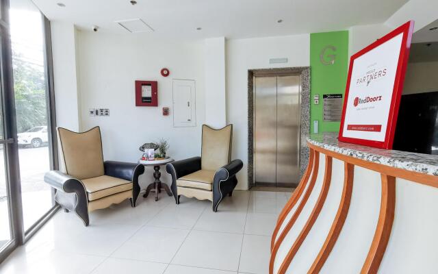 RedDoorz Plus near Bangko Sentral ng Pilipinas Davao