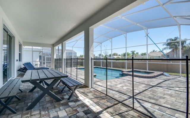 1666 Moonvalley Drive