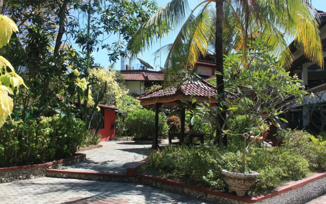 Puri Naga Beachfront Cottages