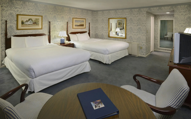 Avon Old Farms Hotel