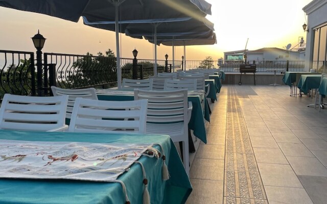Beachway Hotel Side