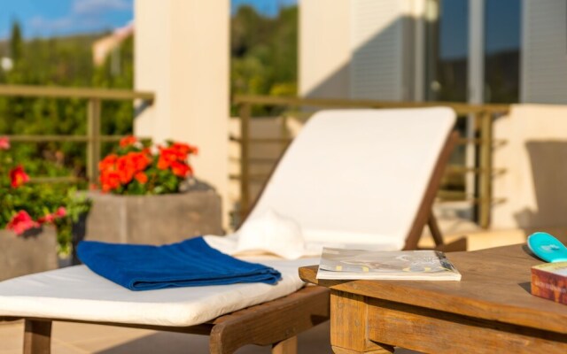 Legrena Beach Villa