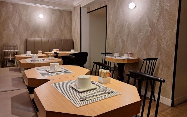 Mercure Paris Arc de Triomphe Wagram