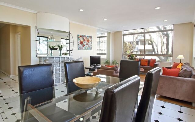 Berkeley Square Apartment