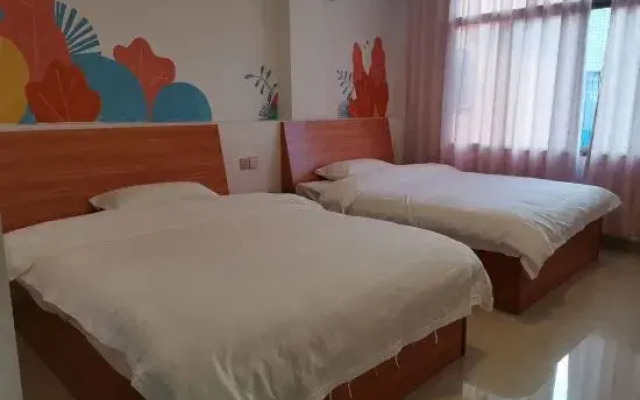Mount Danxia Inn No. 9