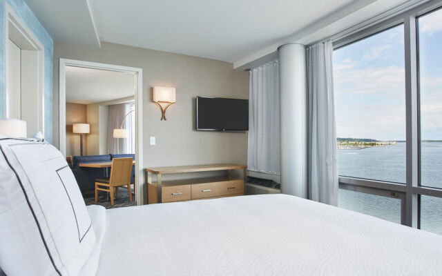 Courtyard Erie Bayfront