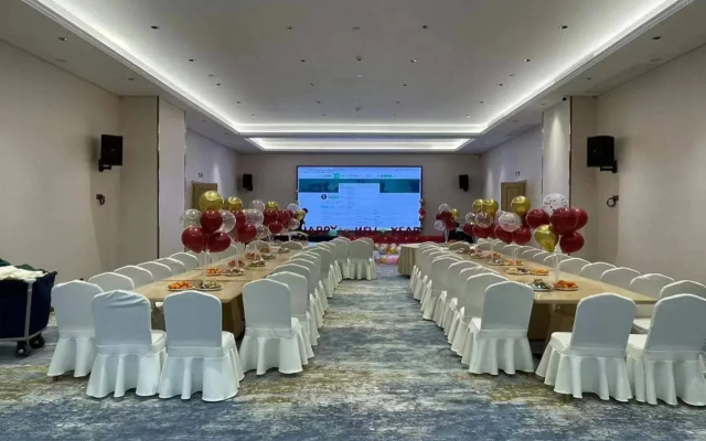 Vienna International Hotel (Chengdu Longquan Automobile City Aviation Academy Branch)