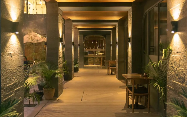 Nomad Hotel