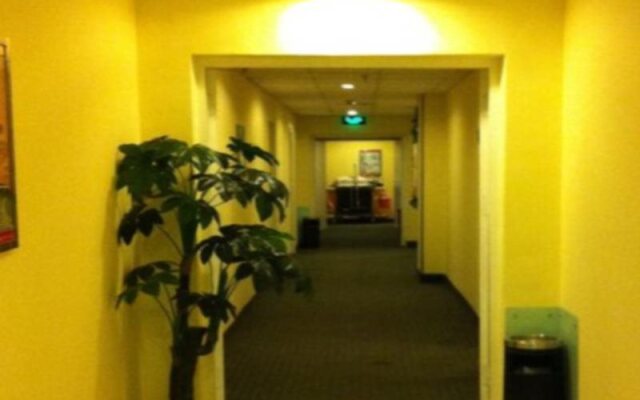 Hanting Hotel Lanzhou University Metro Station