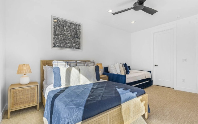 Sunny Days 7 Bedroom Home