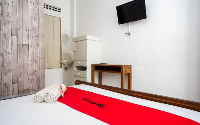 RedDoorz Syariah near Plengkung Gading 2