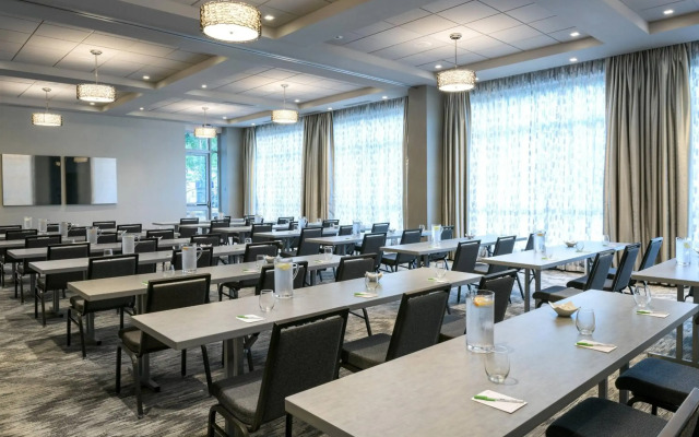 Courtyard by Marriott Edgewater NYC Area