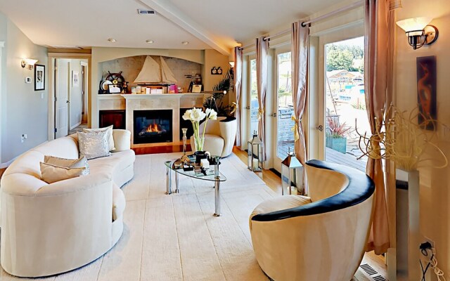 2254 Mariners Way Home