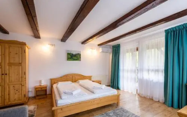 Complex Pastravaria Albota