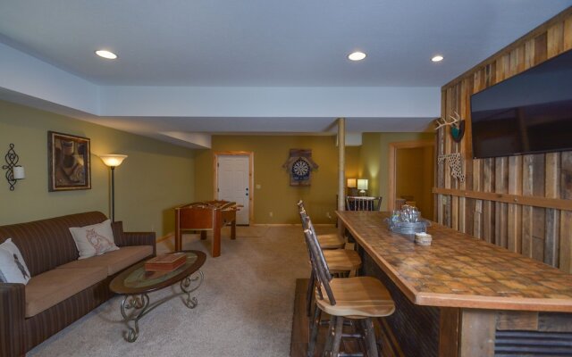 Log Me Inn 5 Bedroom House