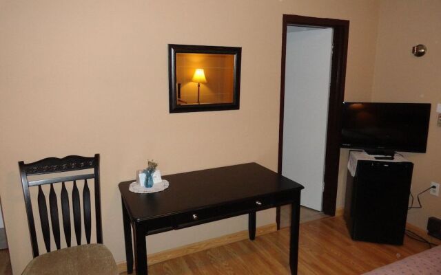 Elm Tree Motel