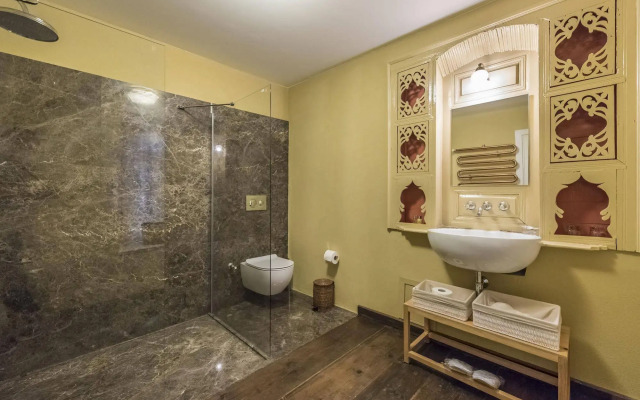 Ida Blue, Adatepe - Adults Only