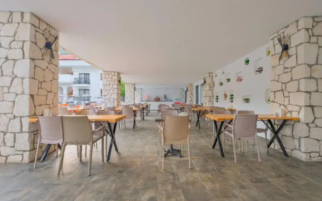 Akdeniz Beach Hotel