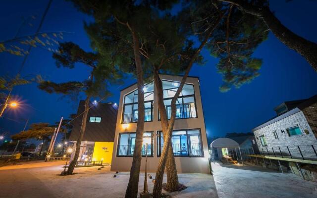 Gangneung Haesolnaeeum Pension